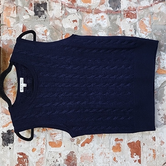 Alex Mill Mini Cable Knitted Sweater Vest in Lightweight Alpaca Navy - Picture 4 of 8